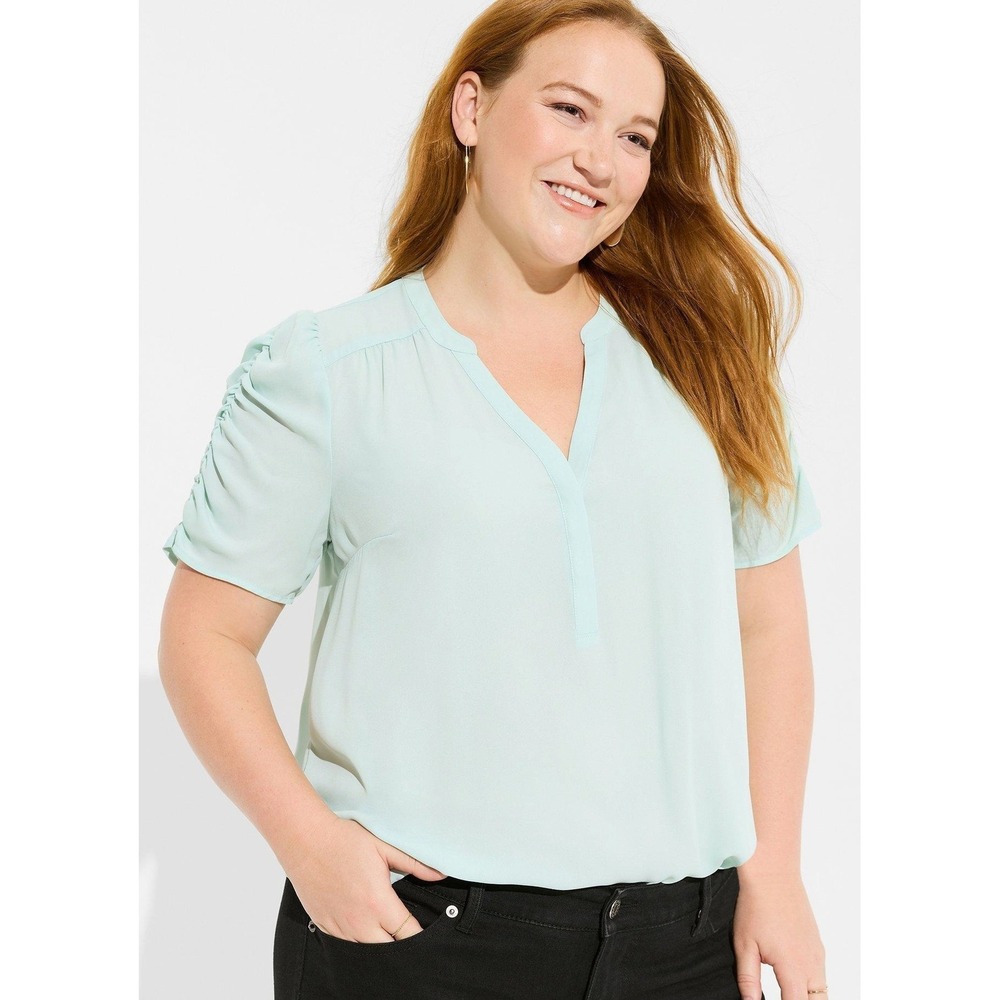 Torrid women plas size 2X Harper Georgette ruched short sleeve blouse minimalist